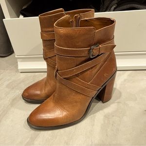 Vince Camaro short tan leather boot
